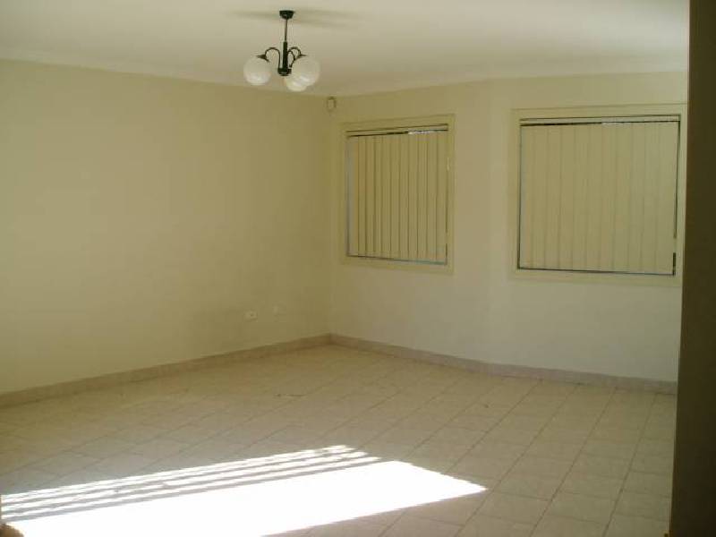 16 Lawford St, Greenacre NSW 2190