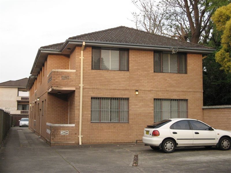 25  Sixth Ave, Campsie NSW 2194