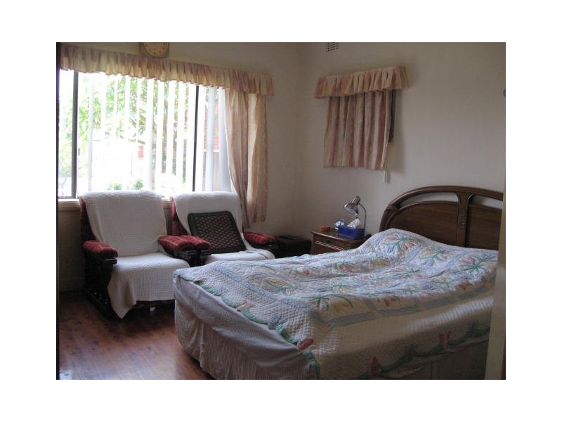 1 Simmons Road, Kingsgrove NSW 2208