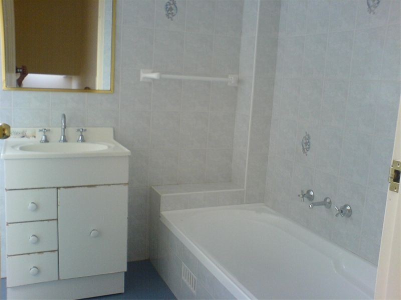 Level 2 29  Fletcher St, Campsie NSW 2194