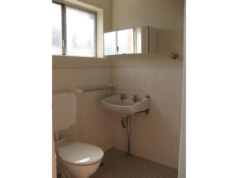 4  London St, Campsie NSW 2194