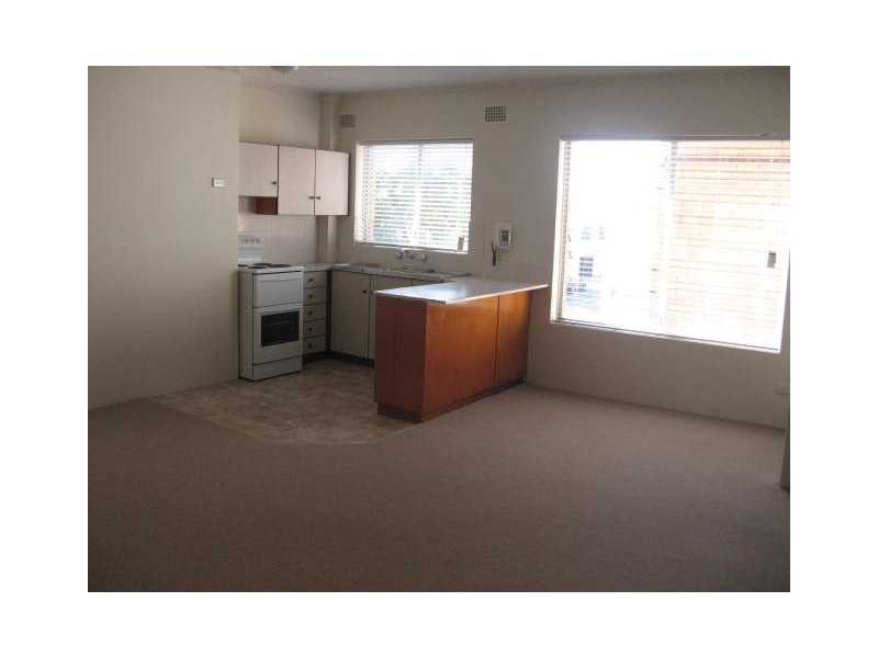 4  London St, Campsie NSW 2194