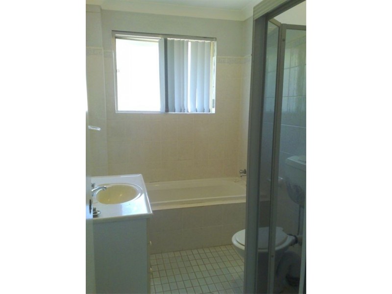 4  Fifth Ave, Campsie NSW 2194