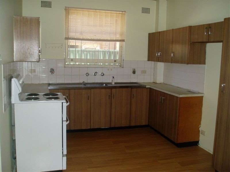 2/24  Hill Street, Campsie NSW 2194