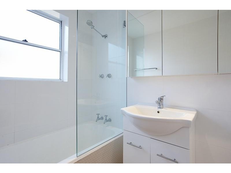 2/100 Warners Avenue, Bondi Beach NSW 2026