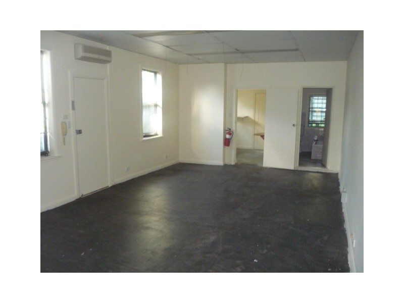 166 Anzac Pde, Kensington NSW 2033