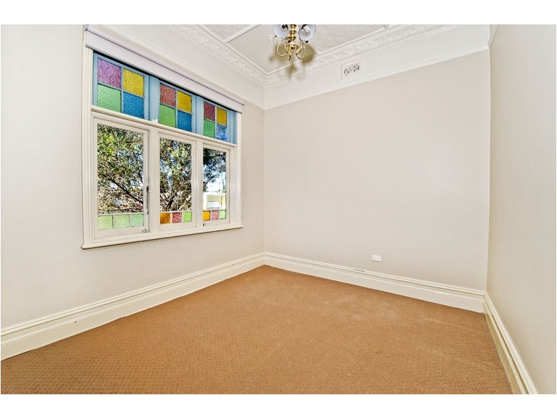 33 Anzac Pde, Kensington NSW 2033