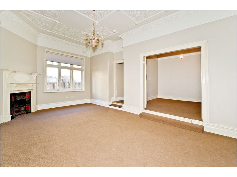 33 Anzac Pde, Kensington NSW 2033