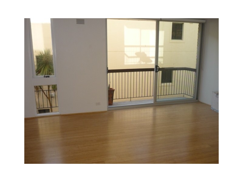 2/19 ROSCOE STREET, Bondi Beach NSW 2026