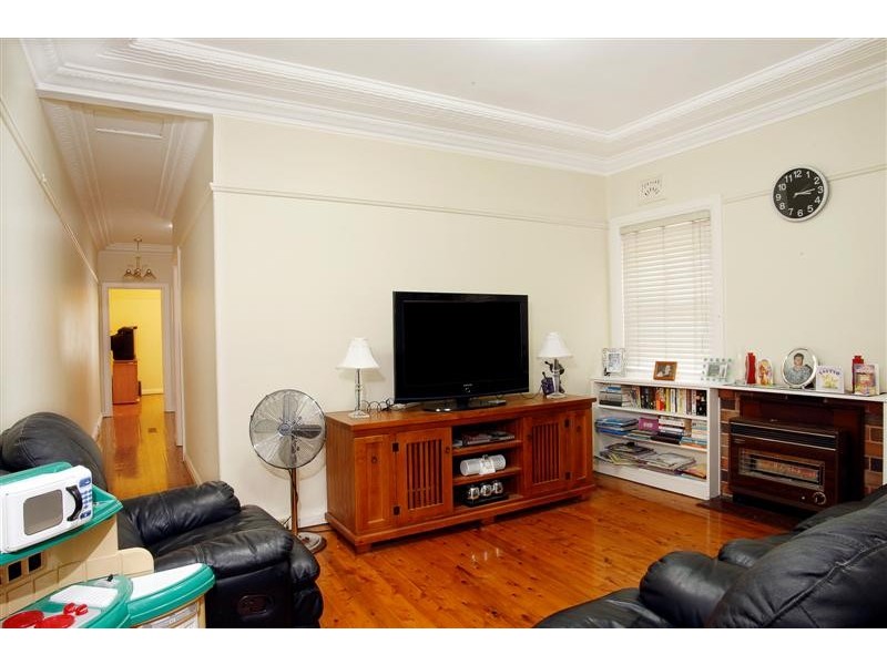 15 Edgbaston Road, Beverly Hills NSW 2209