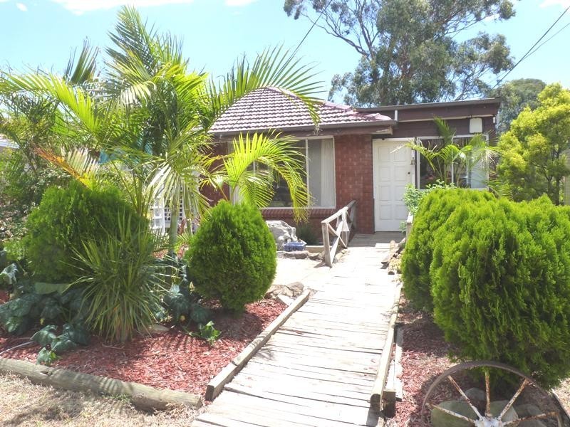 19 Cumberland Avenue, Georges Hall NSW 2198