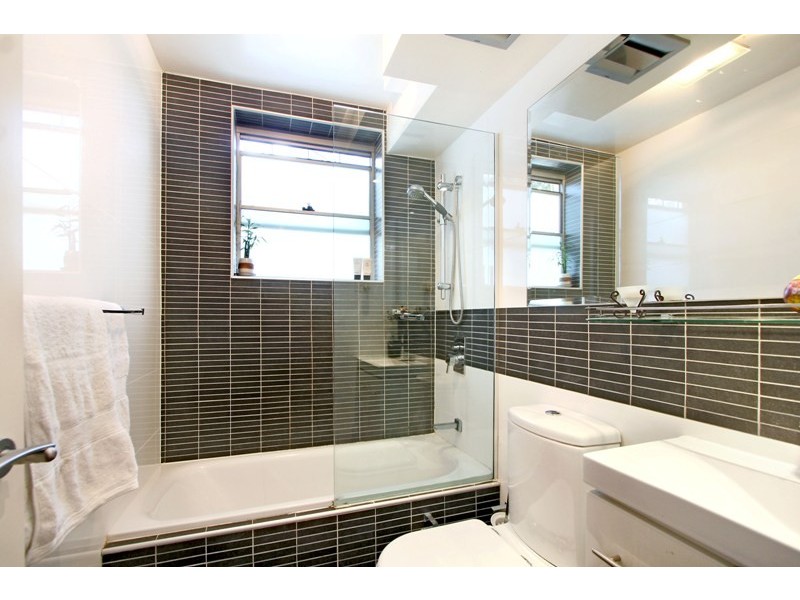 1/2   Silver Street, St Peters NSW 2044