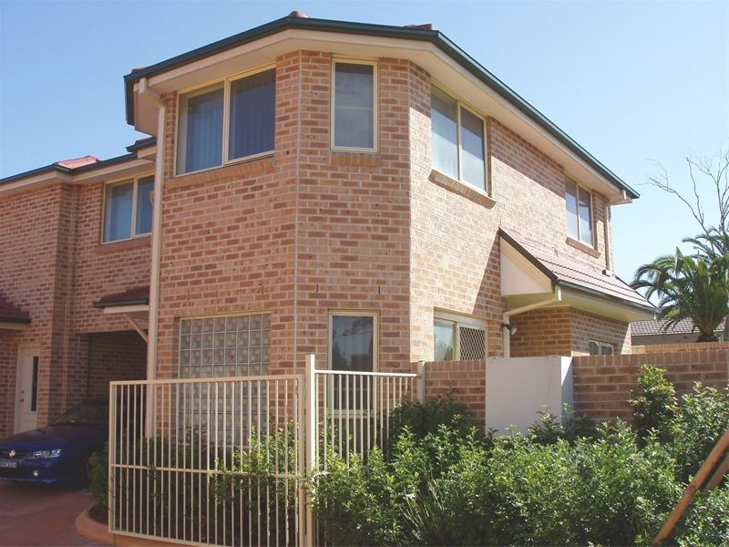 1/180  Newbridge Road, Moorebank NSW 2170