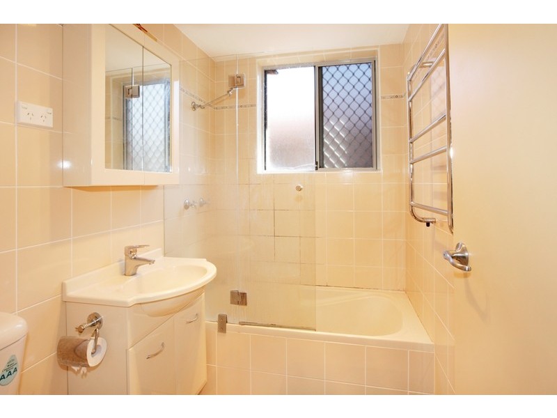 4/8  Allen Street, Harris Park NSW 2150