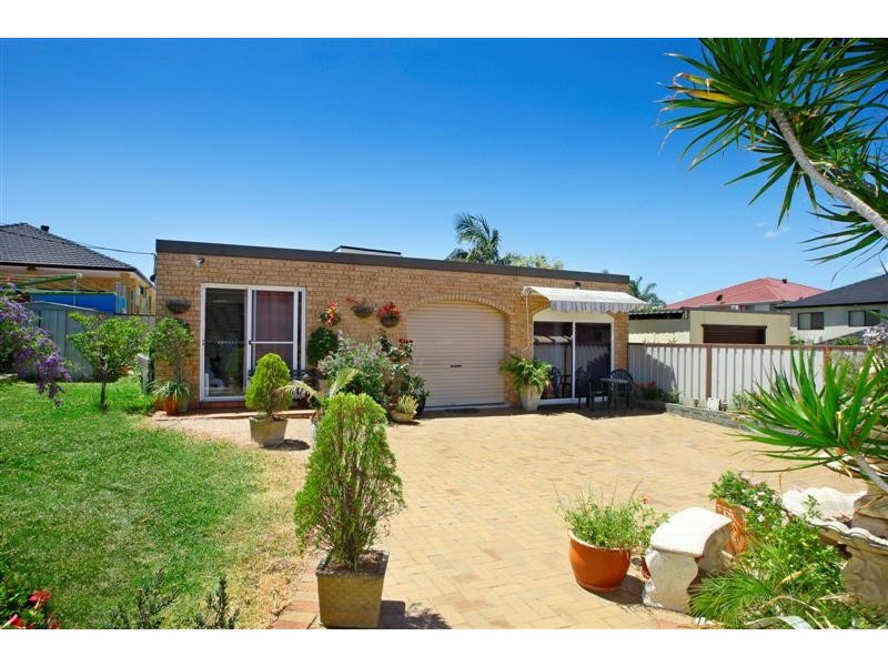 4  Buckland Street, Greenacre NSW 2190