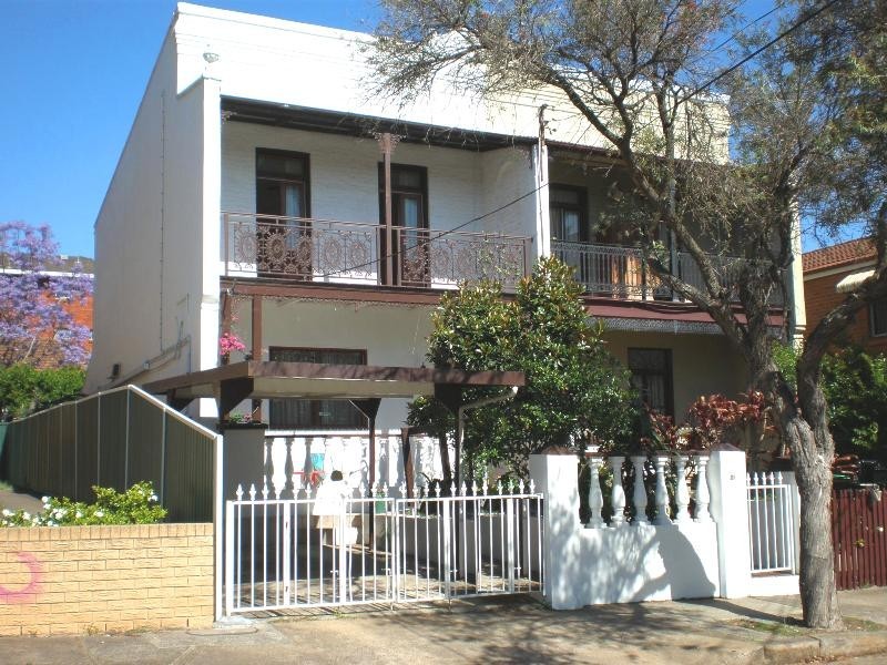 2/27 Wemyss Street, Enmore NSW 2042