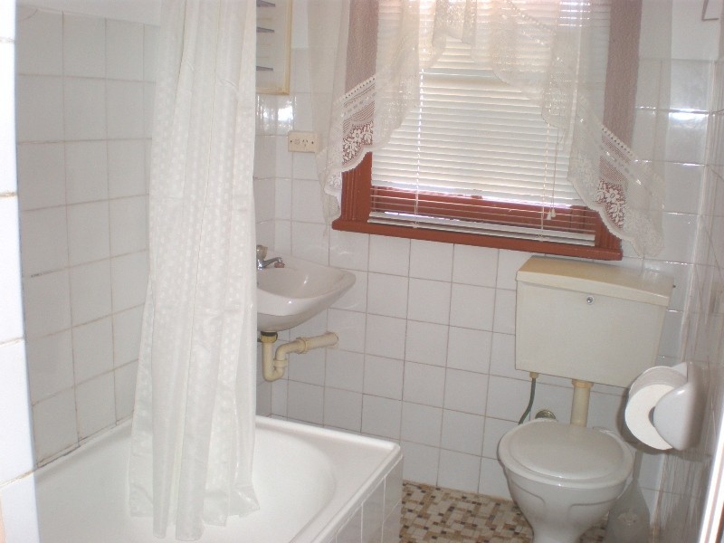 2/27 Wemyss Street, Enmore NSW 2042