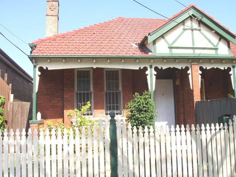 33 Cook Road, Marrickville NSW 2204