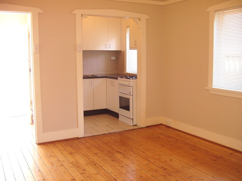 8 Hood Street, Earlwood NSW 2206