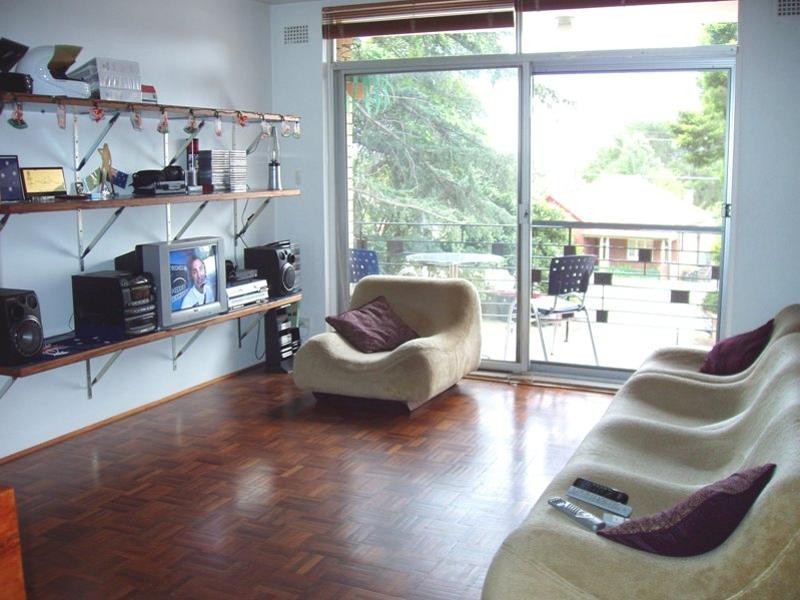 2/12 Meriton street, Gladesville NSW 2111