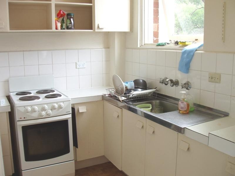 8/4  Barncleuth Square, Elizabeth Bay NSW 2011