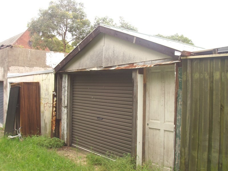 Garage/10 Laura Street, Newtown NSW 2042