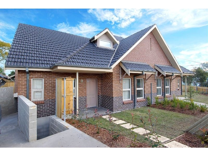 1/2  The Crescent, Pennant Hills NSW 2120