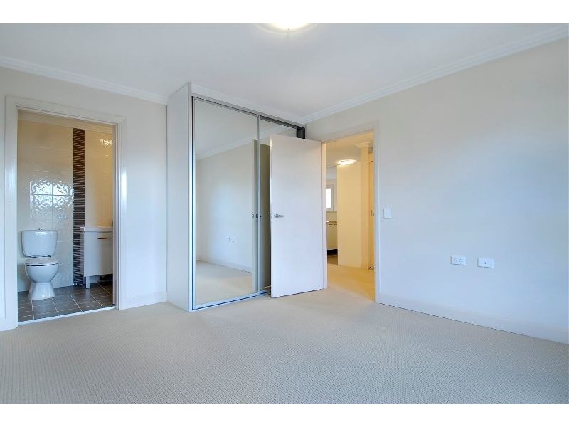 1/2  The Crescent, Pennant Hills NSW 2120