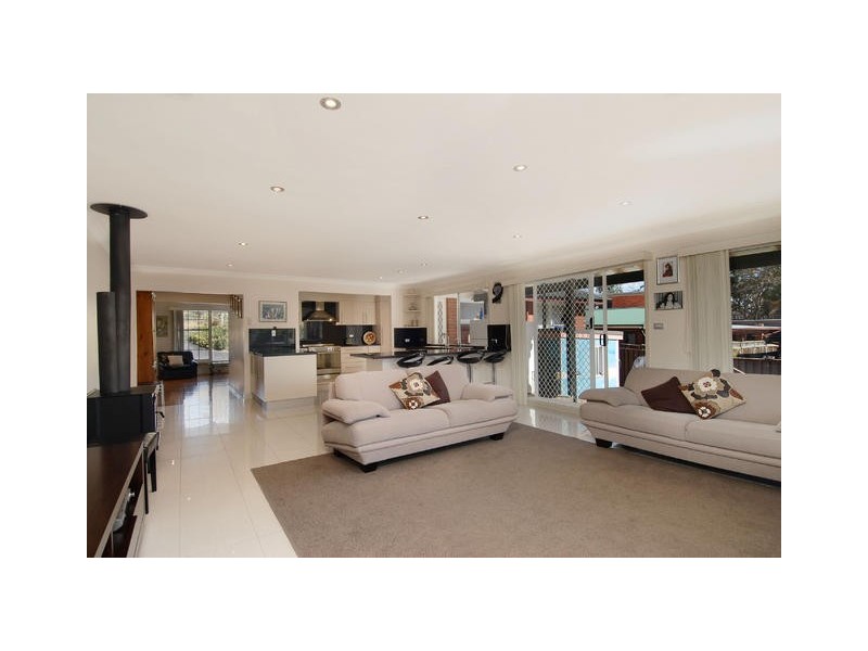 1 Southleigh Avenue, Castle Hill NSW 2154