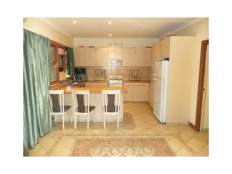 15 Beaconsfield Rd, Rooty Hill NSW 2766