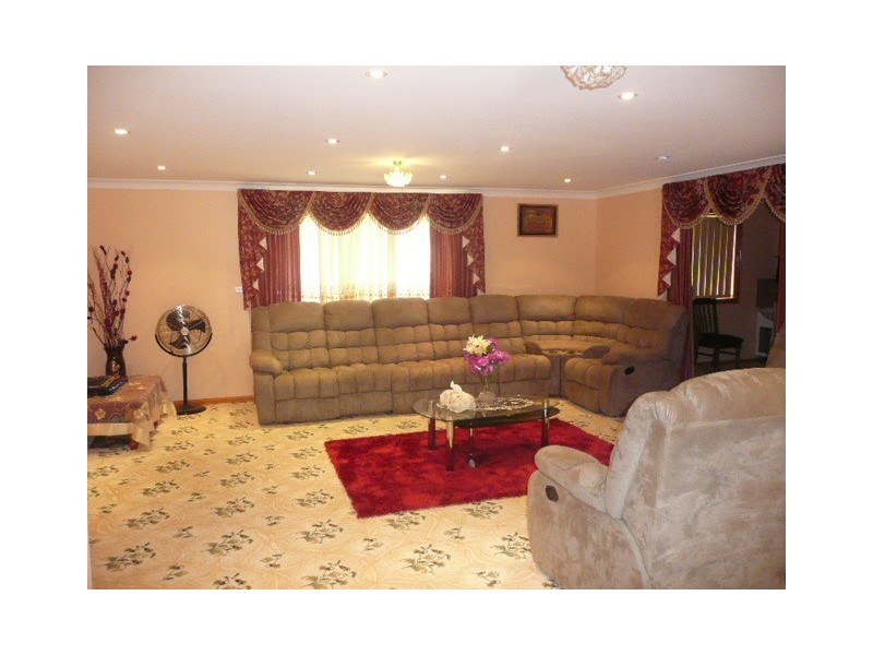 23 Kurama Cres, Whalan NSW 2770