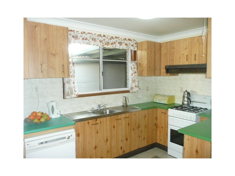 10 Lamerton St, Oakhurst NSW 2761