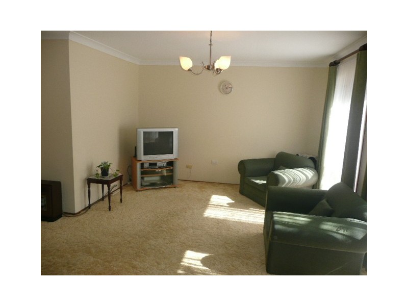 10 Lamerton St, Oakhurst NSW 2761