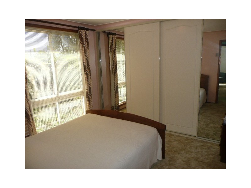 10 Lamerton St, Oakhurst NSW 2761