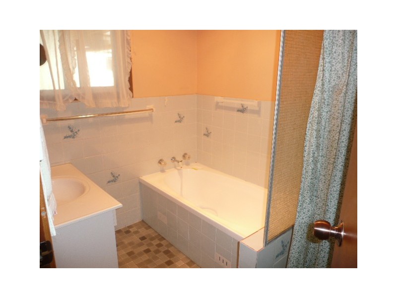 10 Lamerton St, Oakhurst NSW 2761