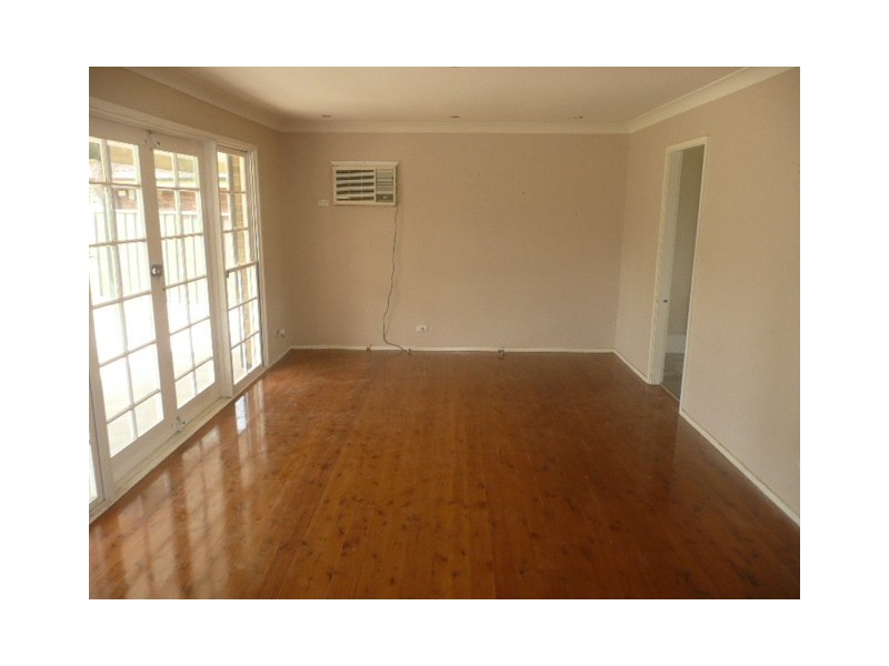 12 Kembla St, Dharruk NSW 2770