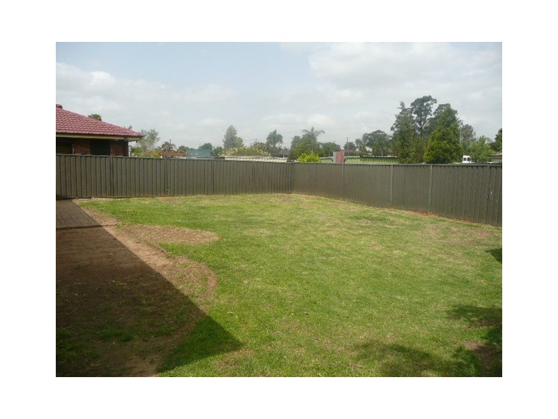 12 Kembla St, Dharruk NSW 2770