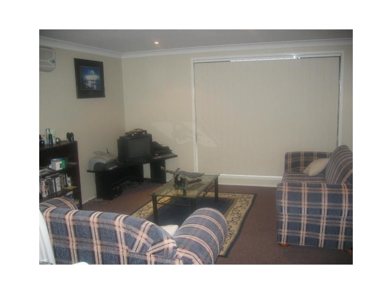 2  Cumberland Place, Colyton NSW 2760