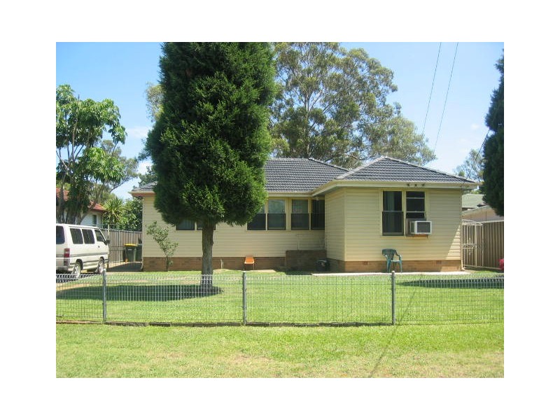 12  Talasea st, Whalan NSW 2770