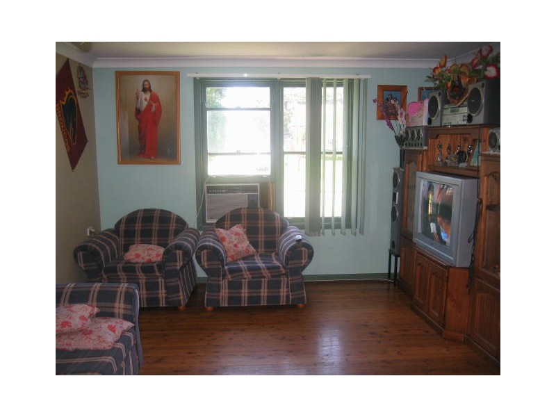 12  Talasea st, Whalan NSW 2770