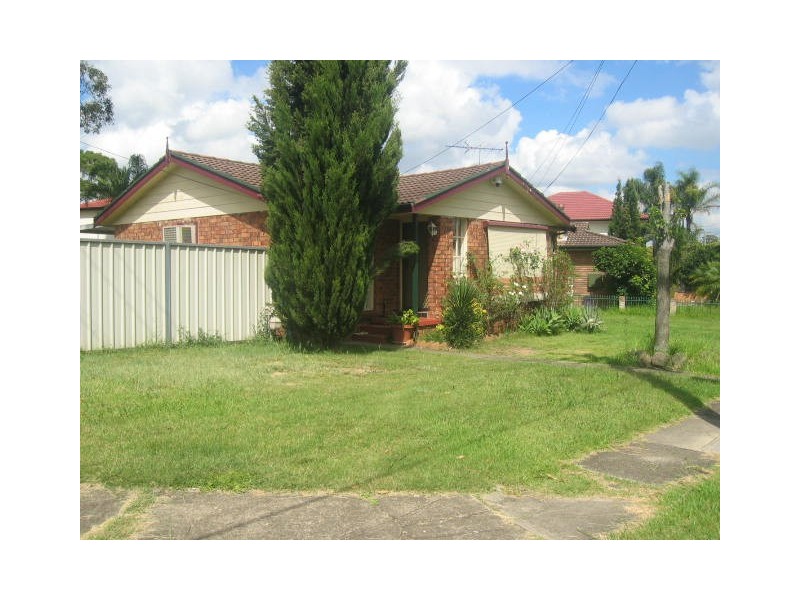 43  eloura st, Dharruk NSW 2770