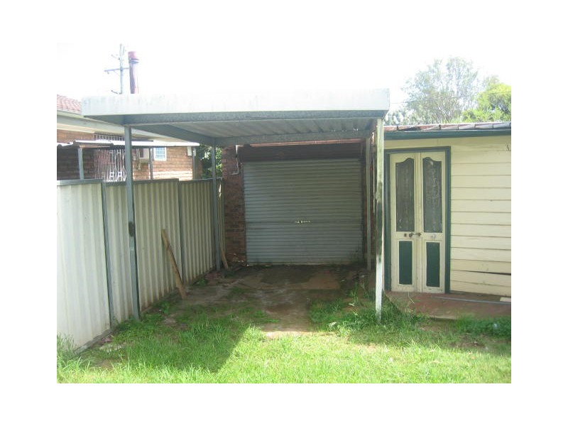 43  eloura st, Dharruk NSW 2770