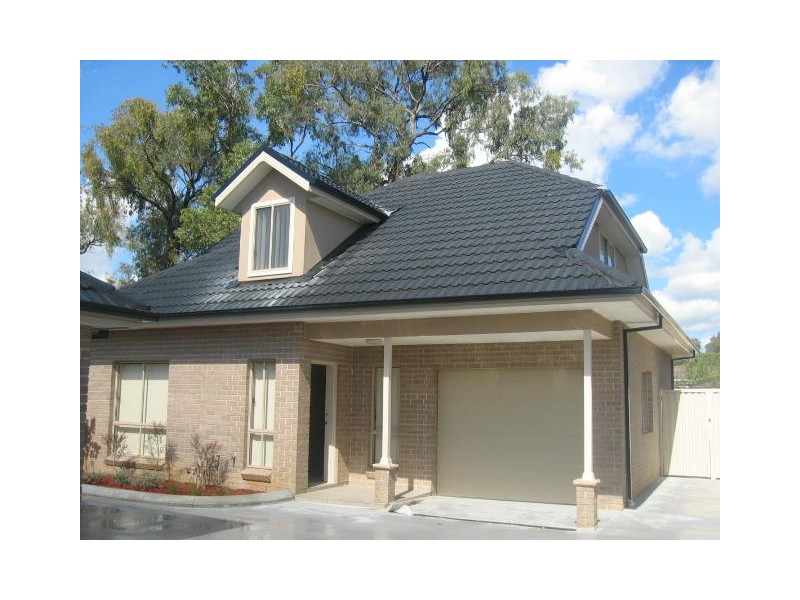 4/30  Brisbane Street, Oxley Park NSW 2760