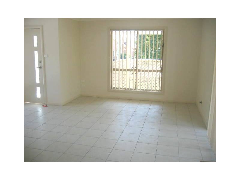 4/30  Brisbane Street, Oxley Park NSW 2760