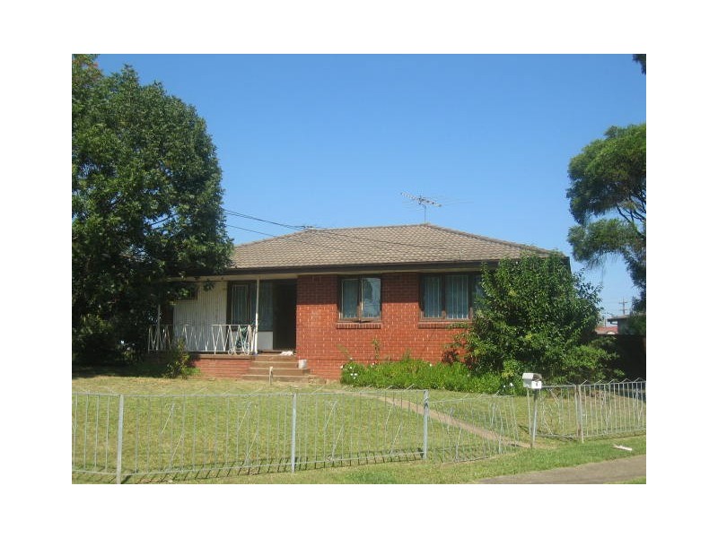 9  Parkes Cres, Blackett NSW 2770