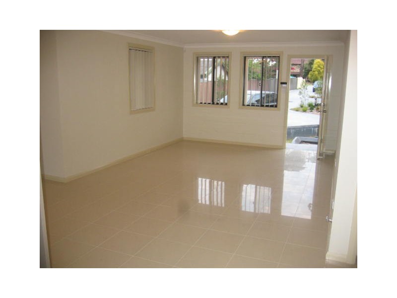 Level 1 15  Braddon Street, Oxley Park NSW 2760