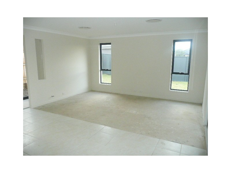 16  Dunlop Street, Ropes Crossing NSW 2760