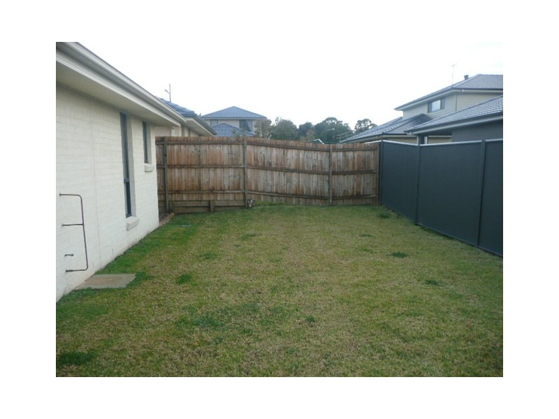 16  Dunlop Street, Ropes Crossing NSW 2760