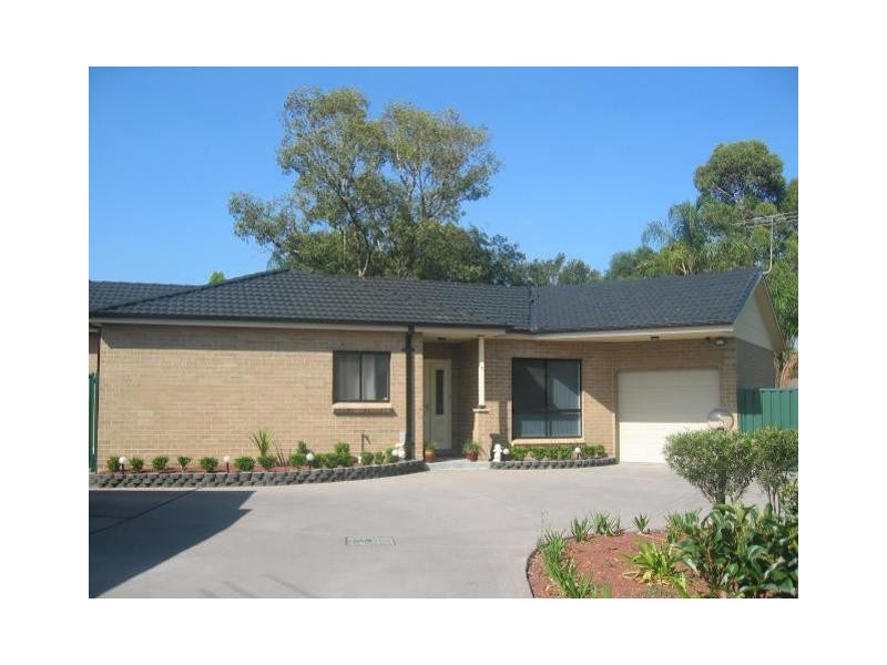 2/12  Denzil Avenue, St Clair NSW 2759