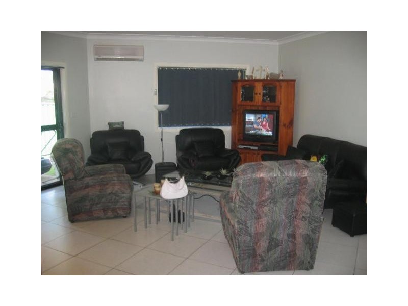 2/12  Denzil Avenue, St Clair NSW 2759